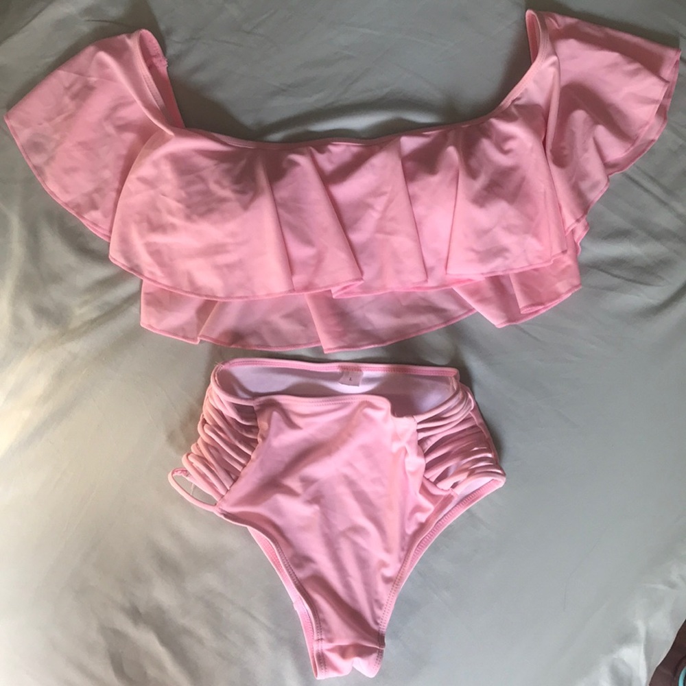 Off the shoulder 2 piece swimsuit